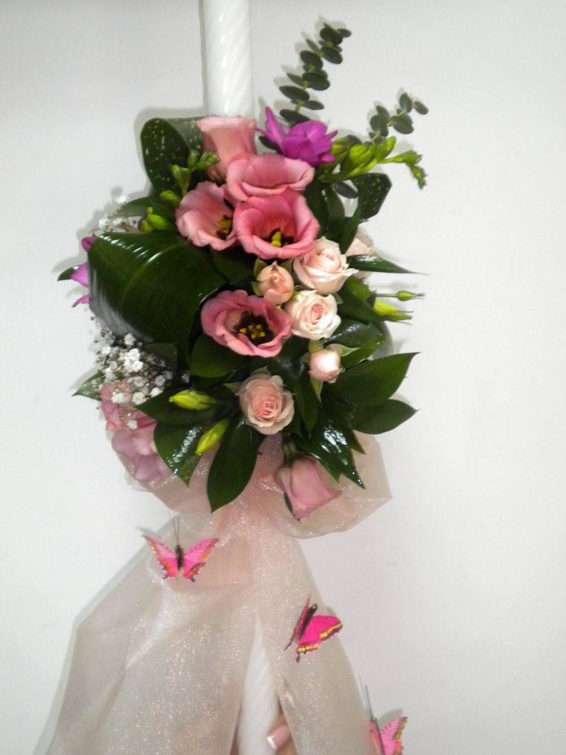 LB 03-160,00 RON-Lumanare botez cu minirosa si lisianthus